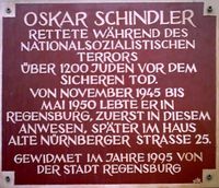 300404_regensburg-gedenktafel-oskar-schindler_1-640x480-3